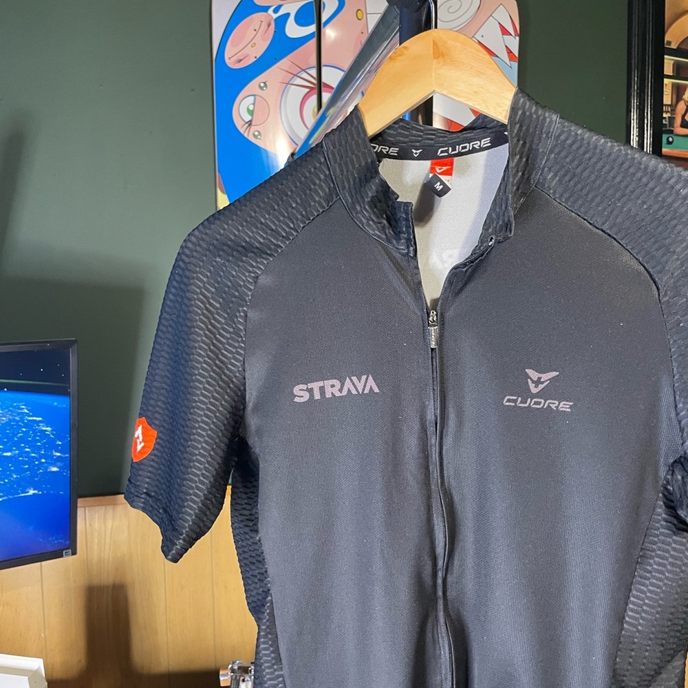 Cuore x Strava Black Cycling Jersey contouring sleeves men’s size M